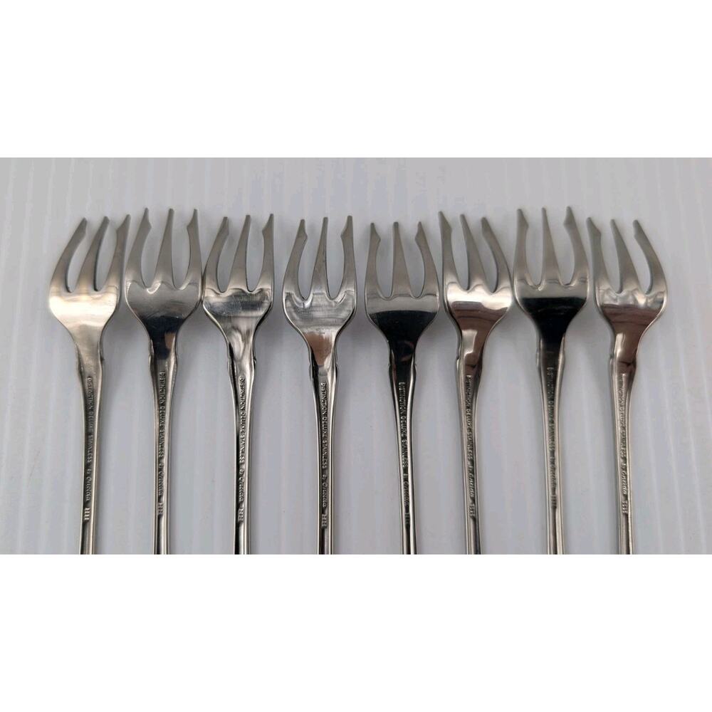 8 Oneida Distinction Deluxe HH Stainless Steel Raphael Cocktail/Seafood Forks - Picture 5 of 8